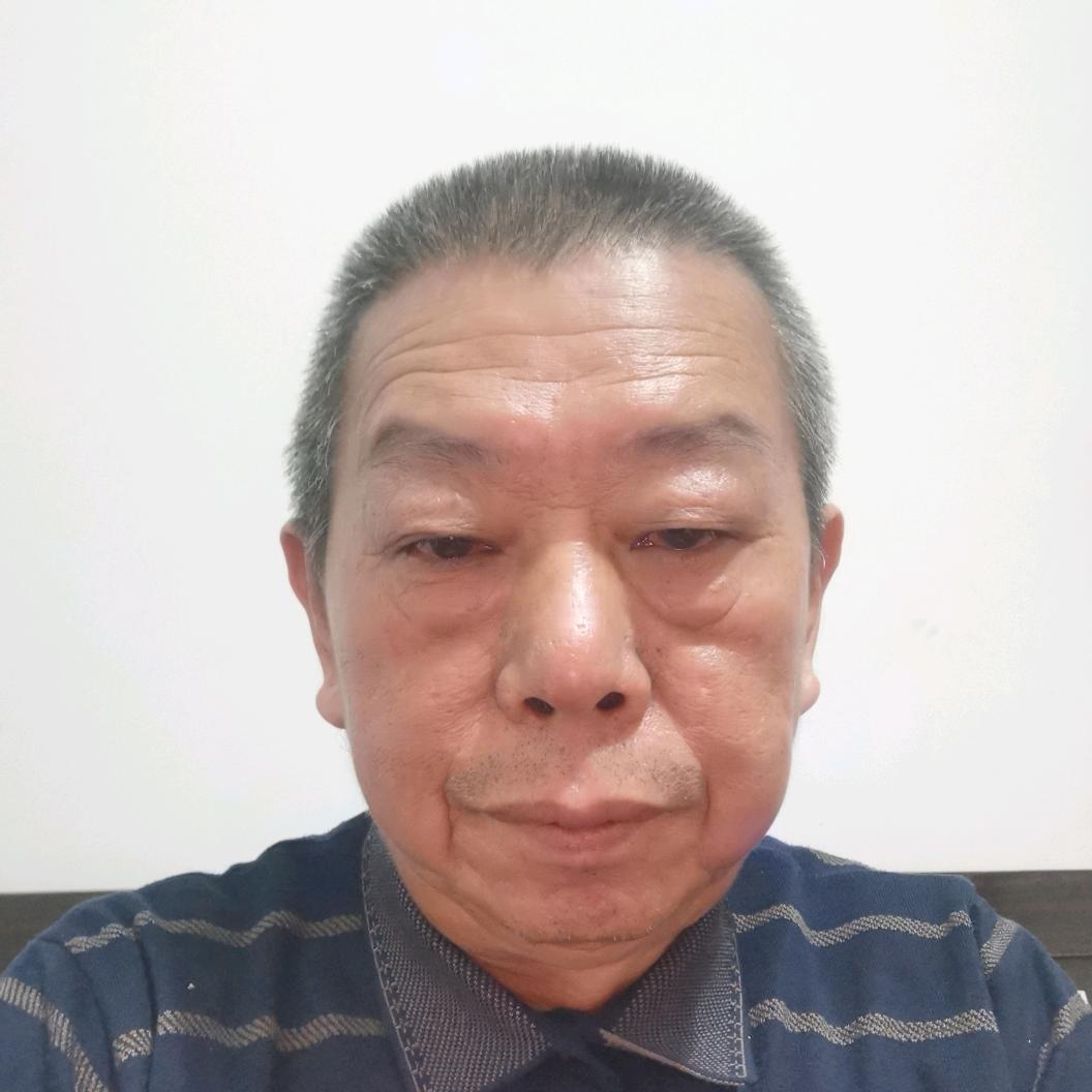 老张零食店。