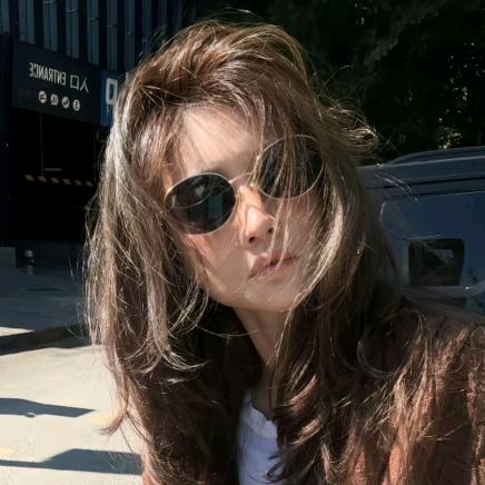 朴夫人衣帽间.隐成