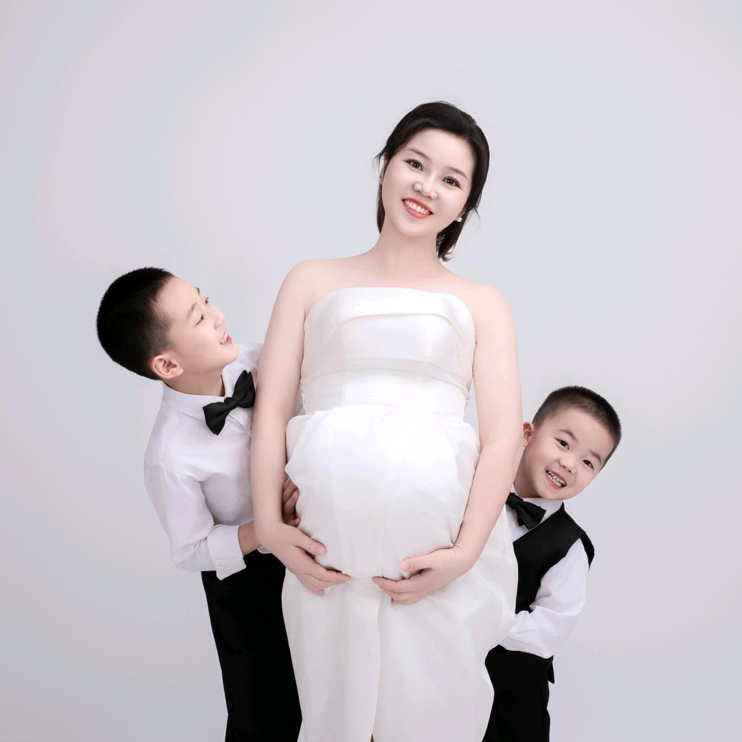 三个孩子的瑜伽老师