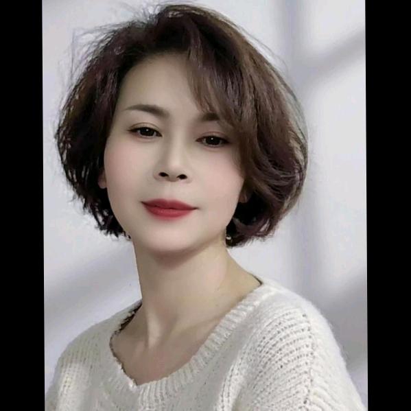 仰望彩霞