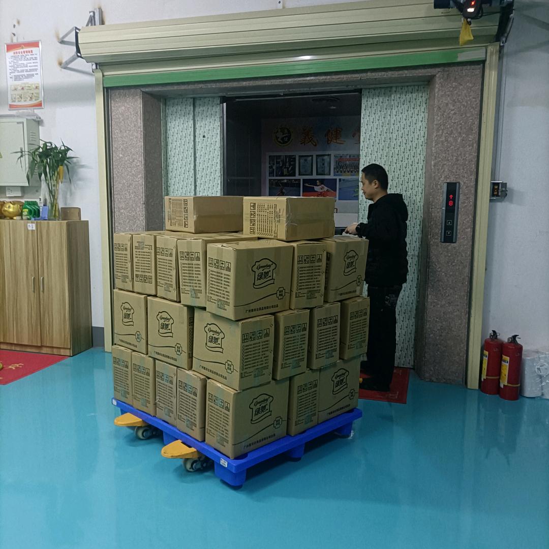 露琪口罩热爱者