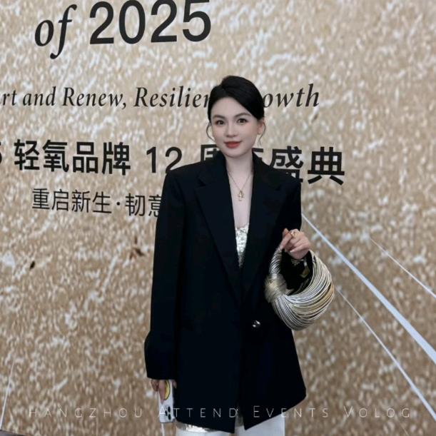 JuChen聚辰时装 直播爆款号