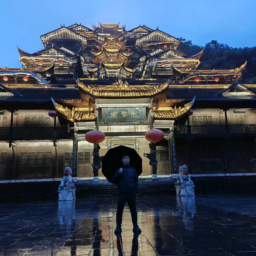 李龍