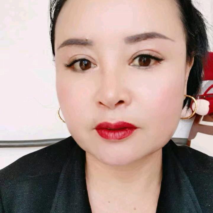 雄安潇洒大刘姐