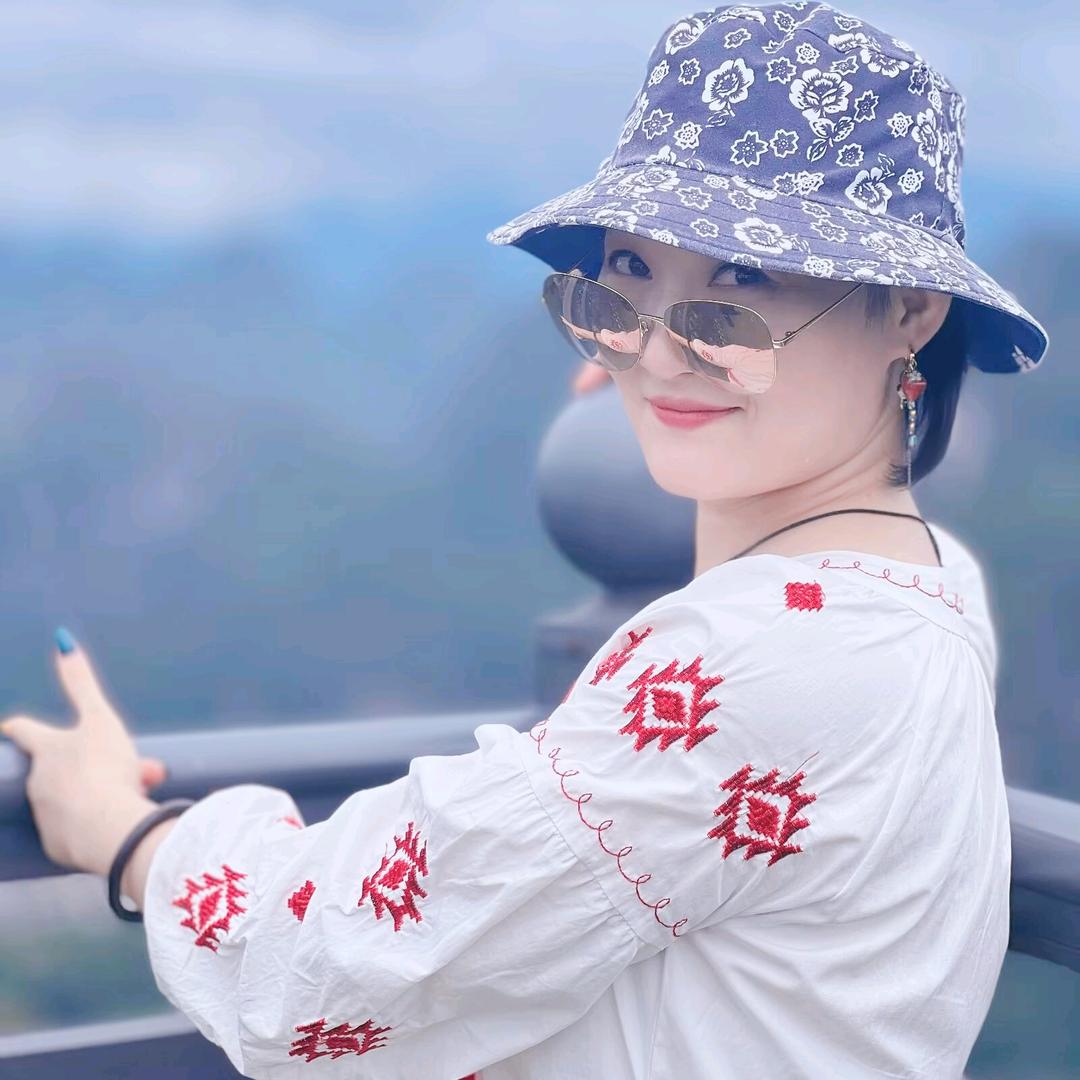大脑门儿牛奶奶