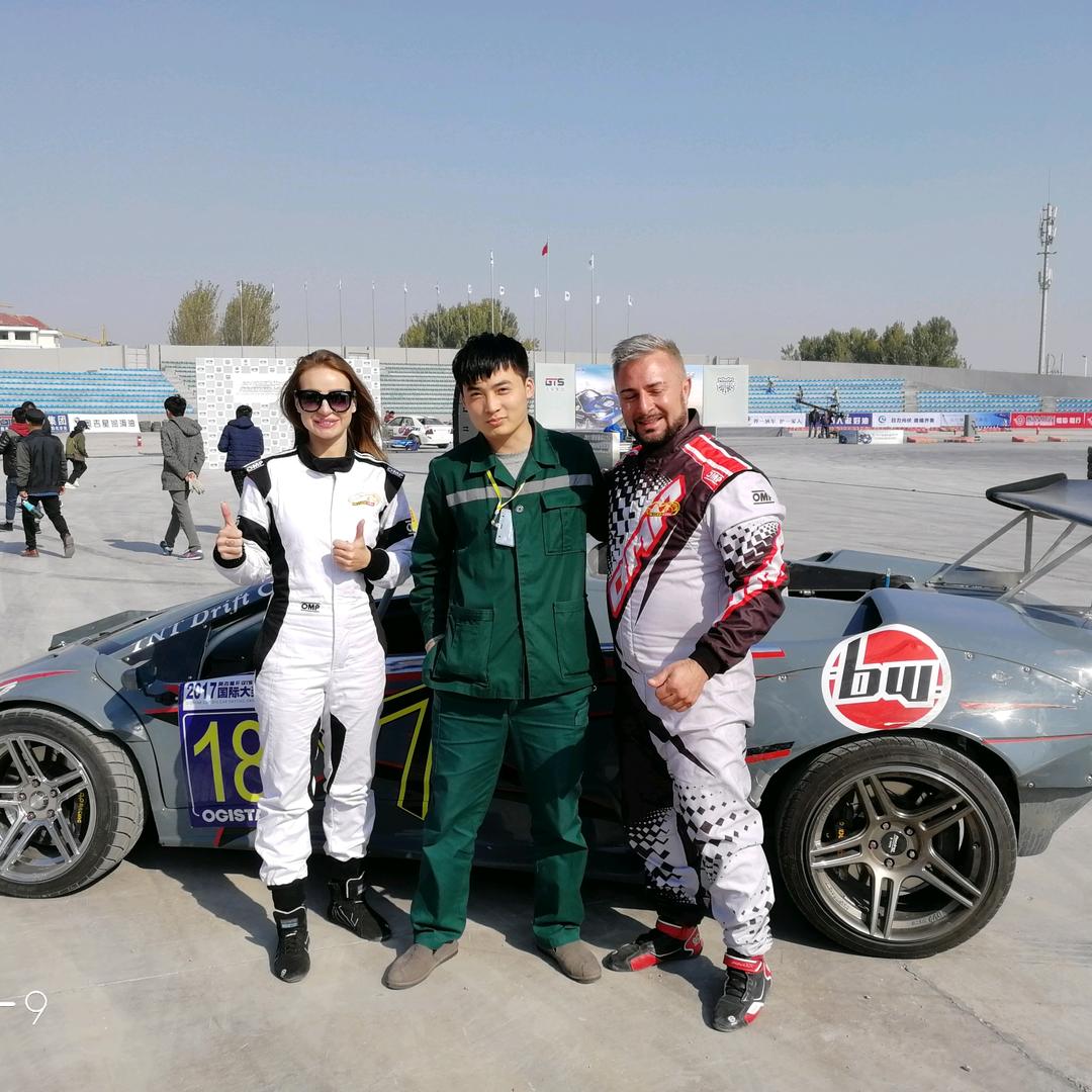 热心市民小梁（不懂茶的胖子）