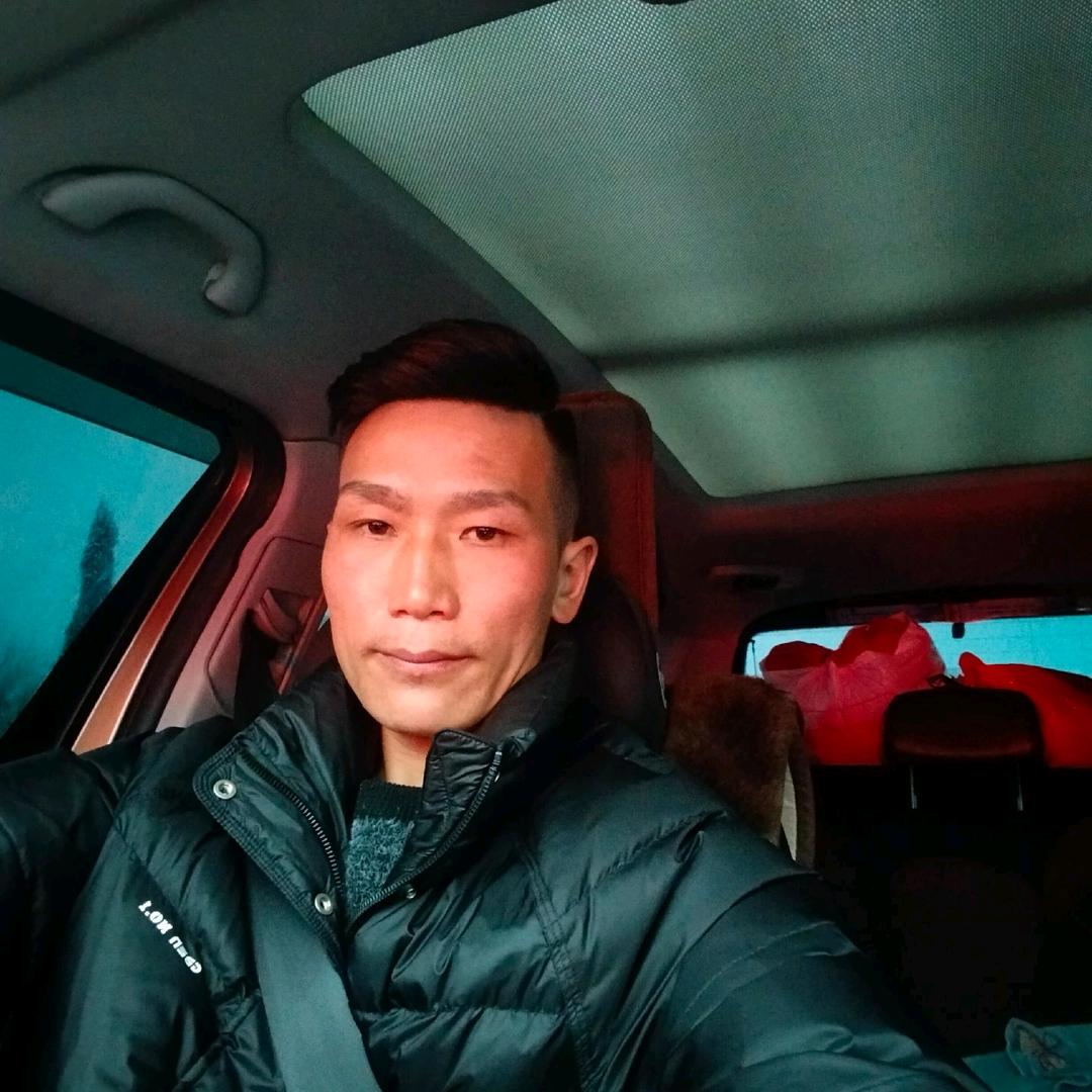 搬砖的老头👬👬👭👫🙇🙇