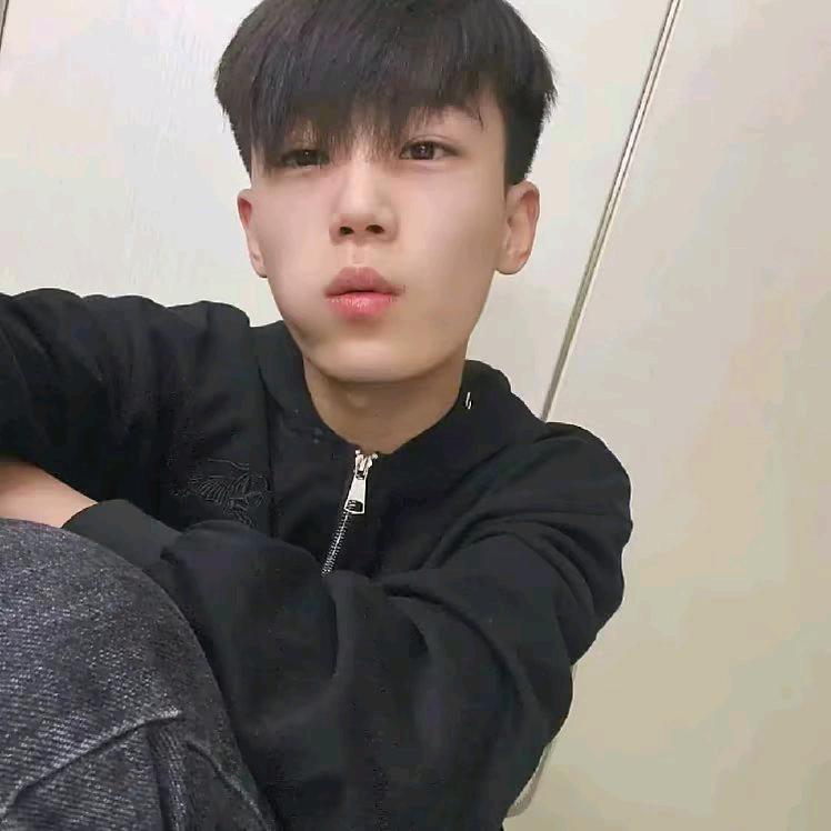 喜欢苍鳽的周齐头像