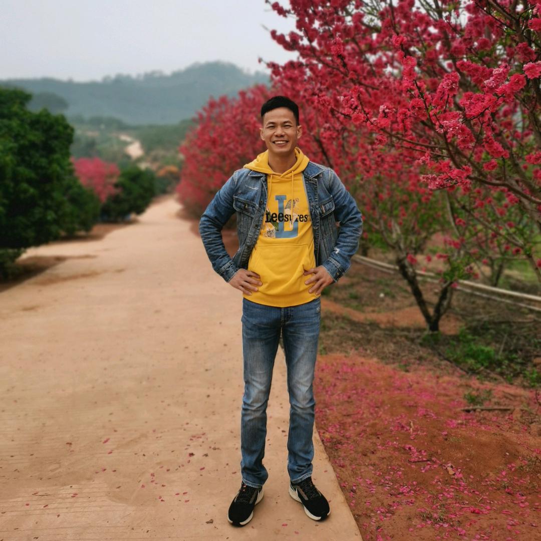 灵山爱尚家家具城一一楼哥