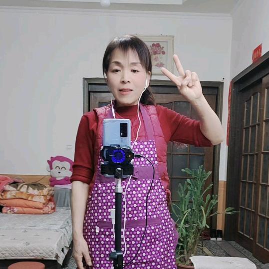 高亚姐🎤（晚上22点50分开播）