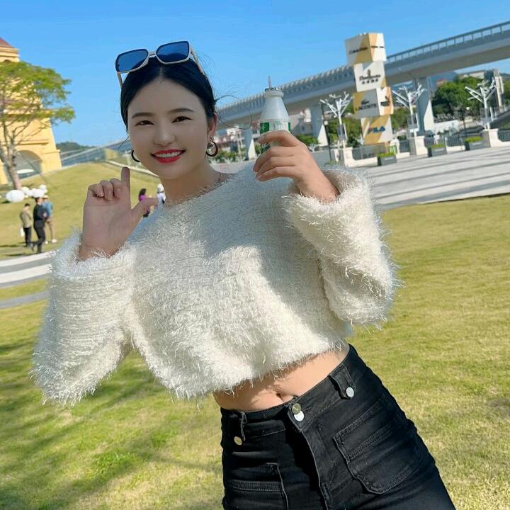 峨眉山。
