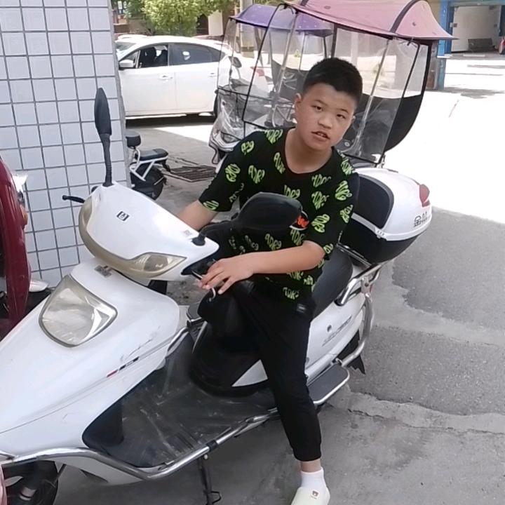 潘星