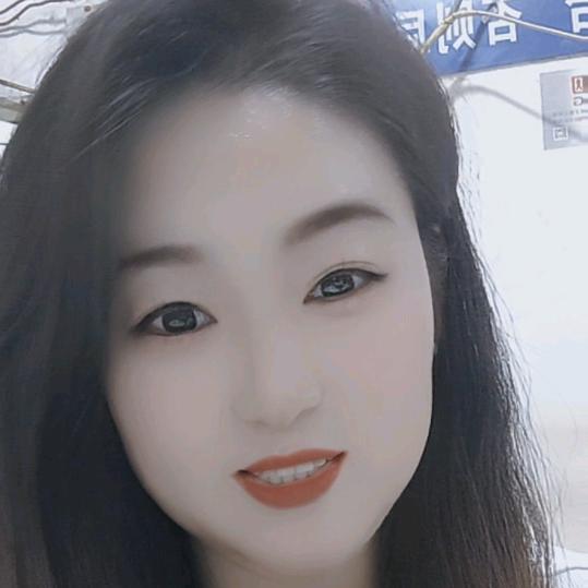 月儿弯弯🌙