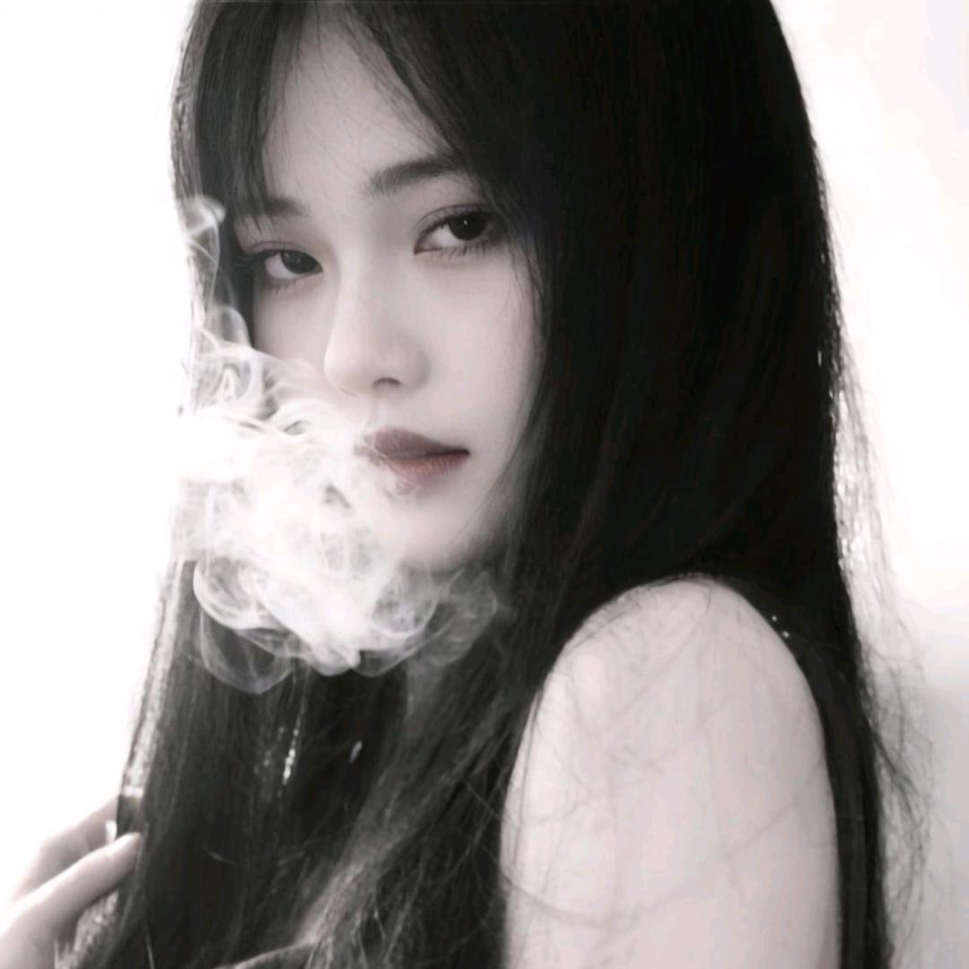 💞爱笑的女孩💕