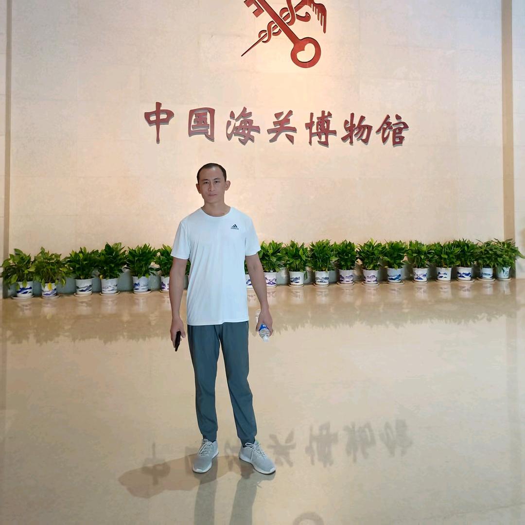 伟芳豪迈