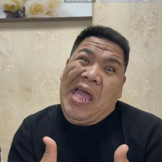 谁家有二手摩托？电动摩托要收。联系我。