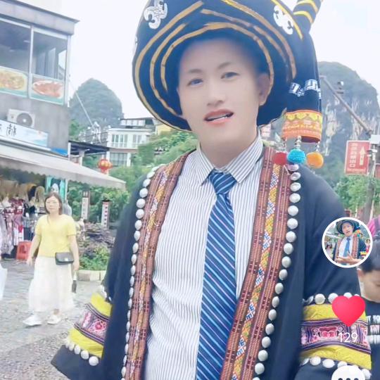 小黄哥（农村山里娃）（爱唱山歌努力中）