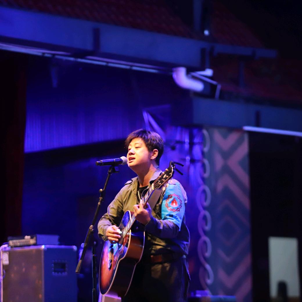 云南临沧-祭灵乐队Leo