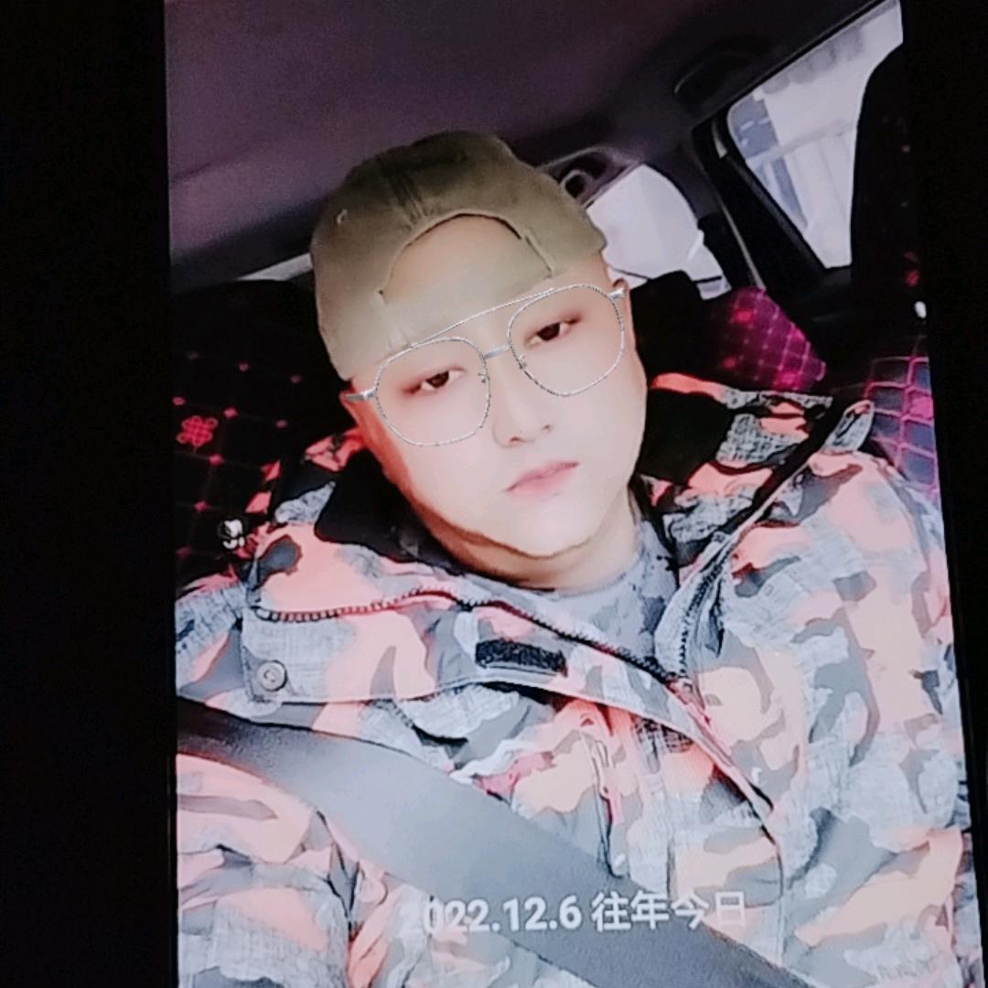 三条腿的大灰狼