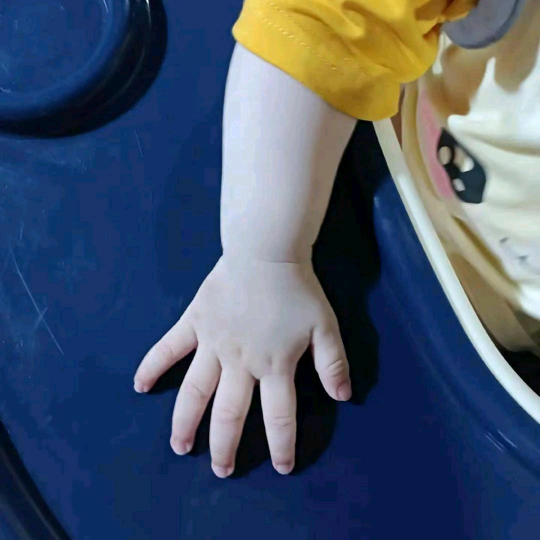 1891576678