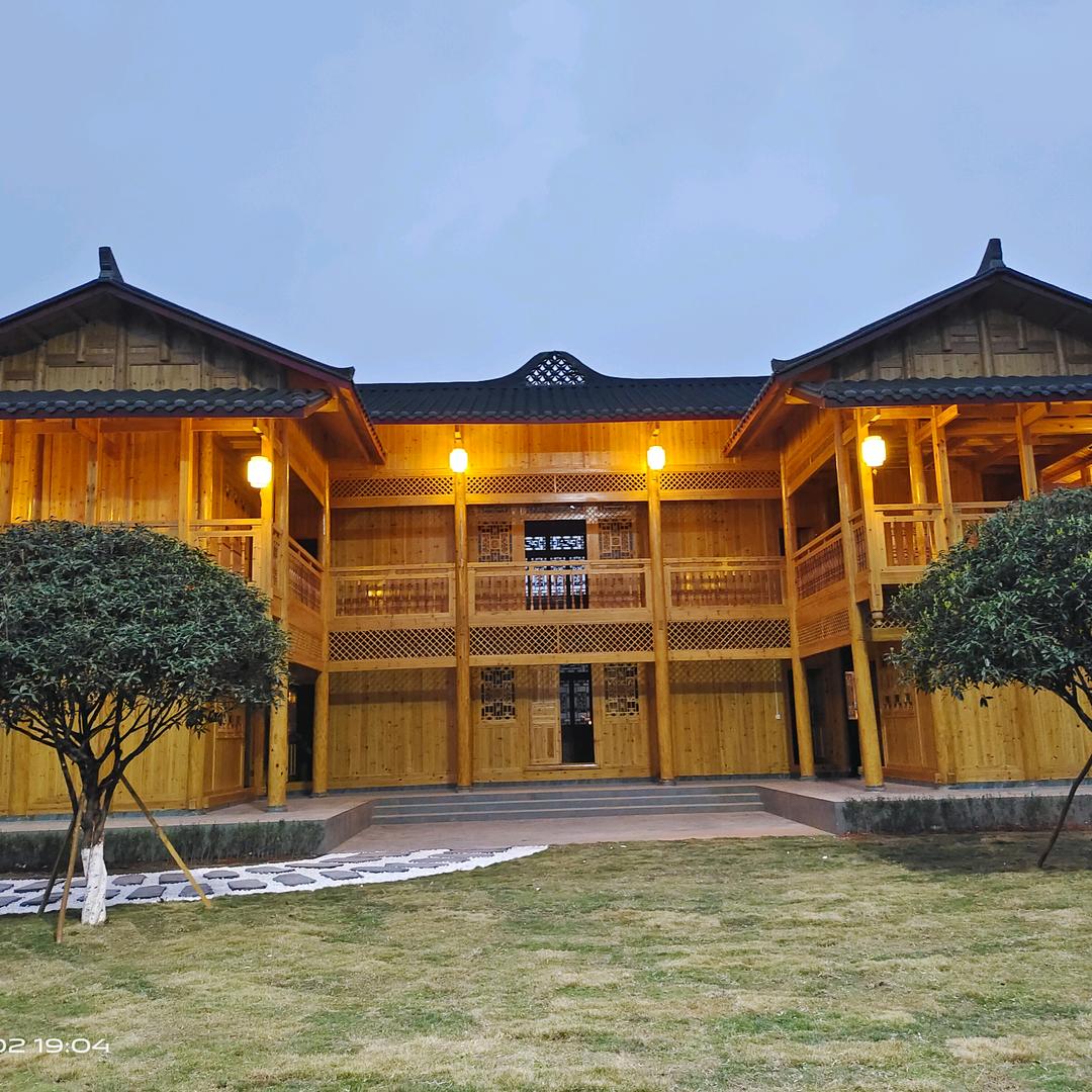小杨木屋