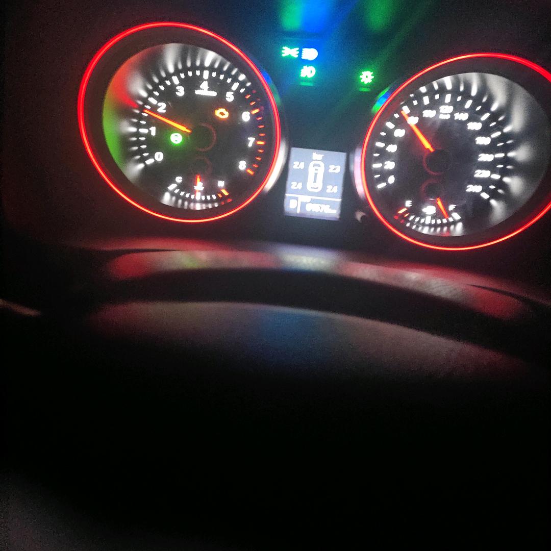 伍哥单身专业喷江挂网打锚杆和锚索专业队伍