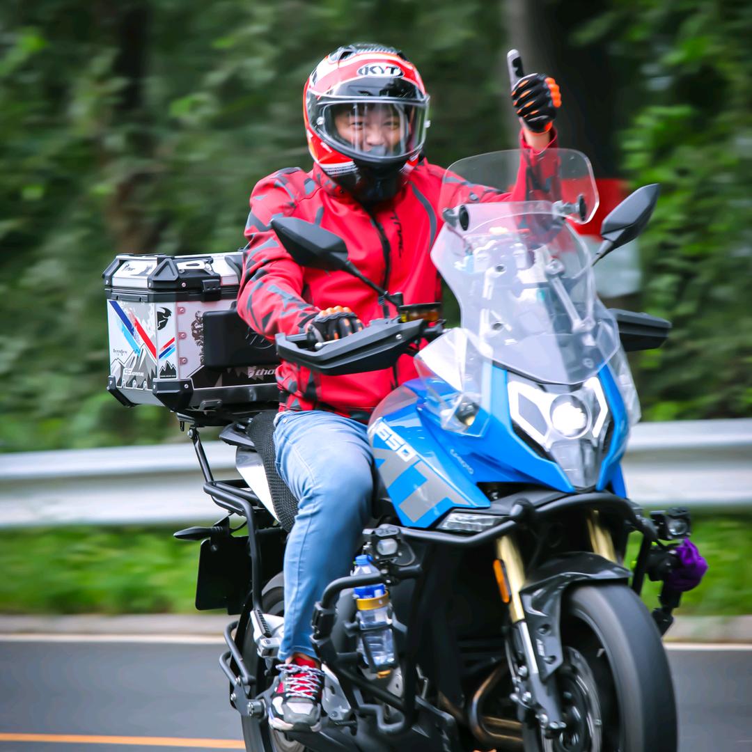 骑摩托的超级奶爸