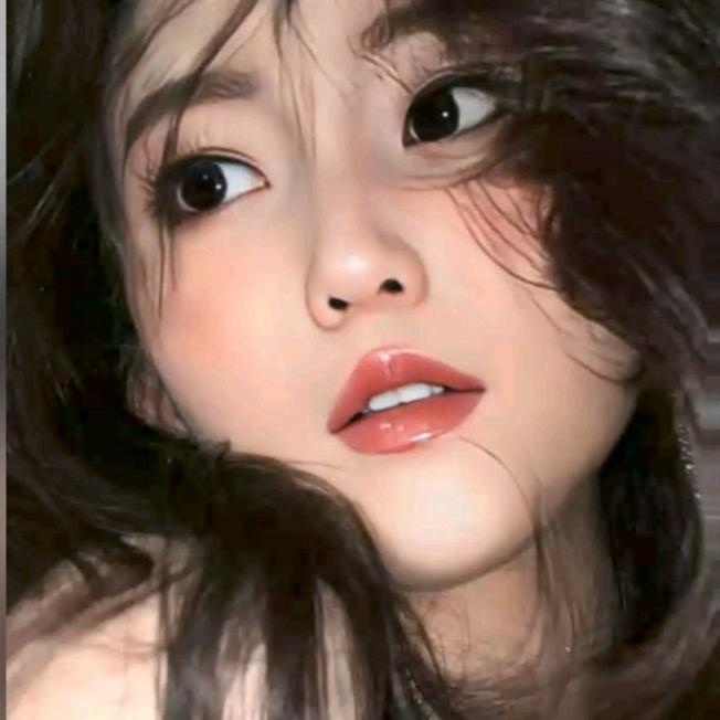 冷艳◤红唇