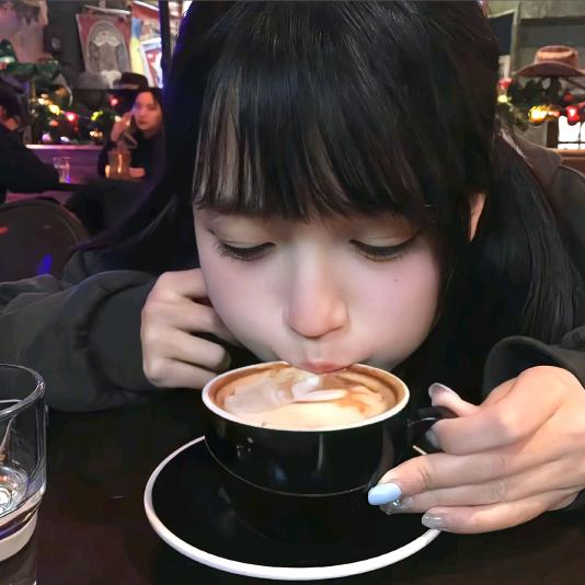 美女的生活很不易