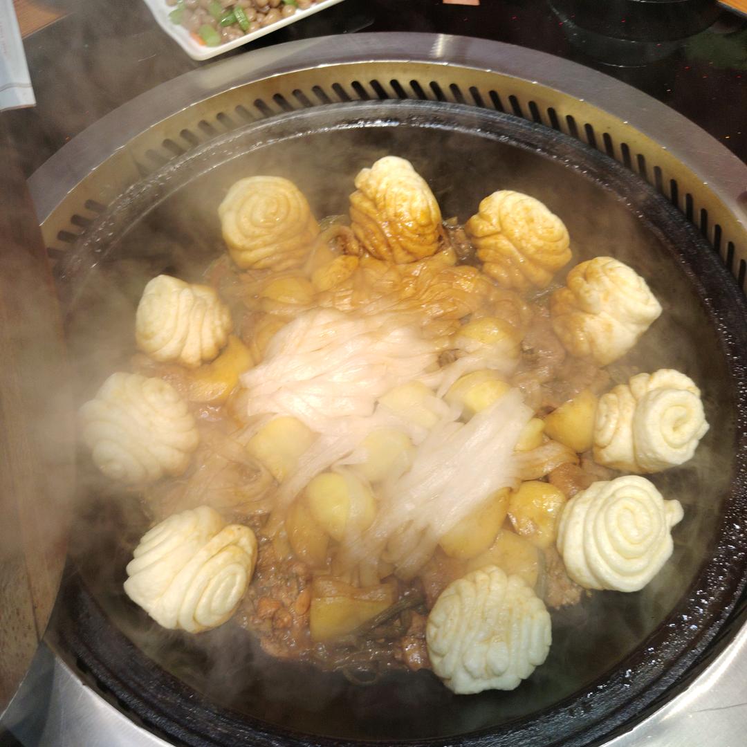 柴火食客铁锅炖馆