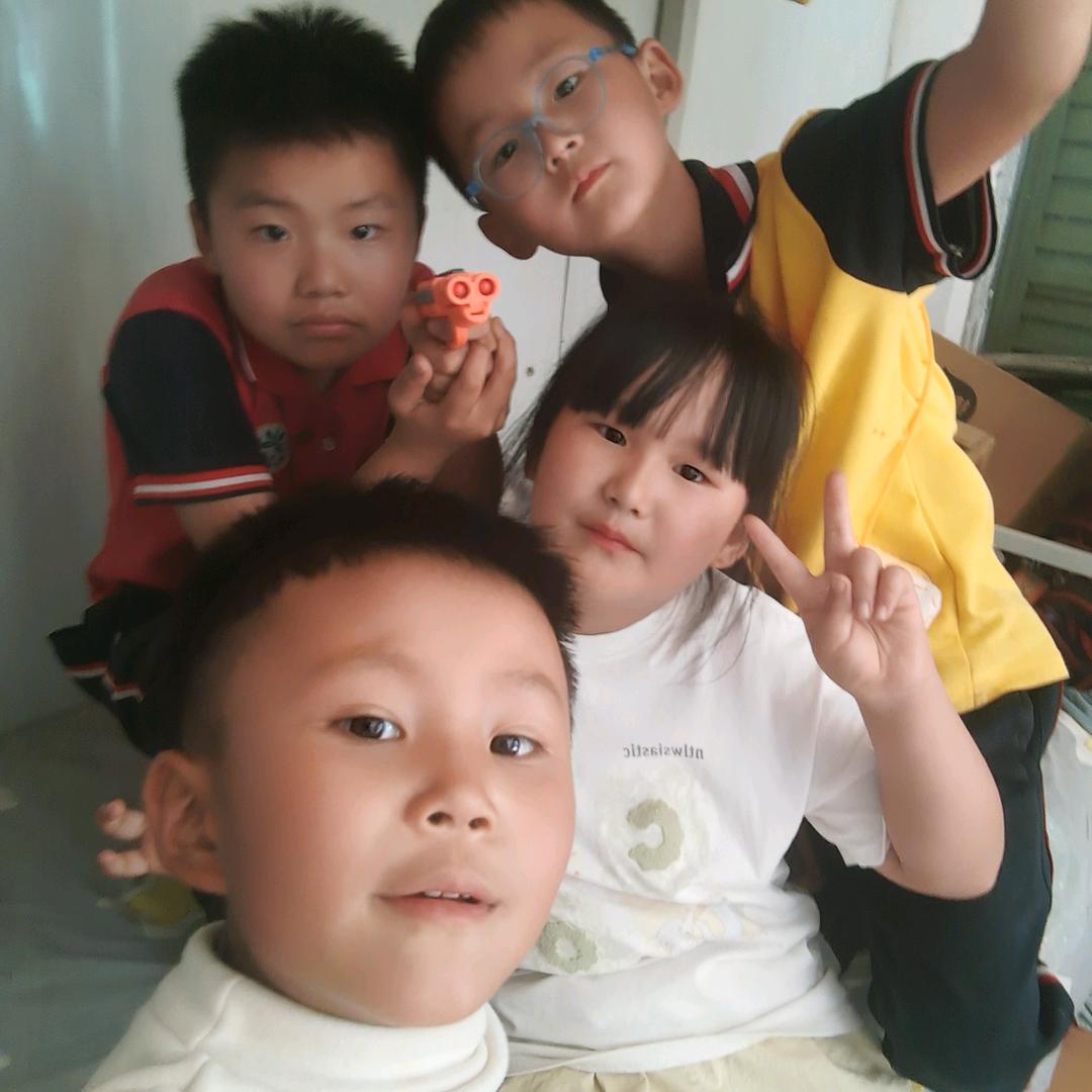 卢一豪全家福