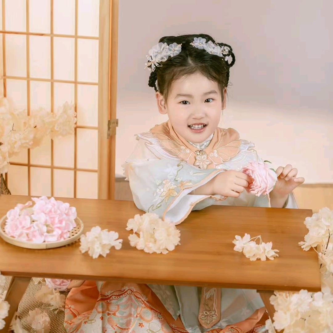 绿悠悠伊梵瑜咖裤