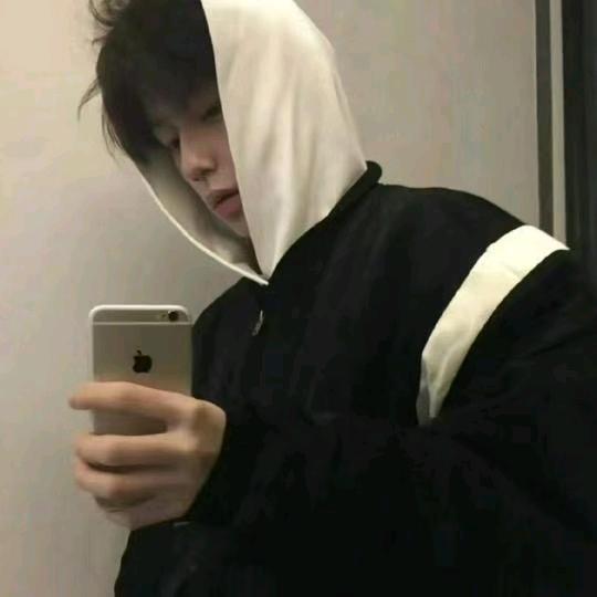 镜出水若似水镜花