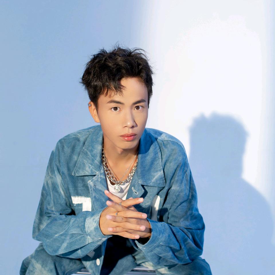 黄石鸿通小林
