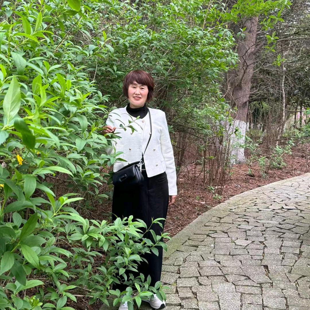 保温杯里泡枸杞