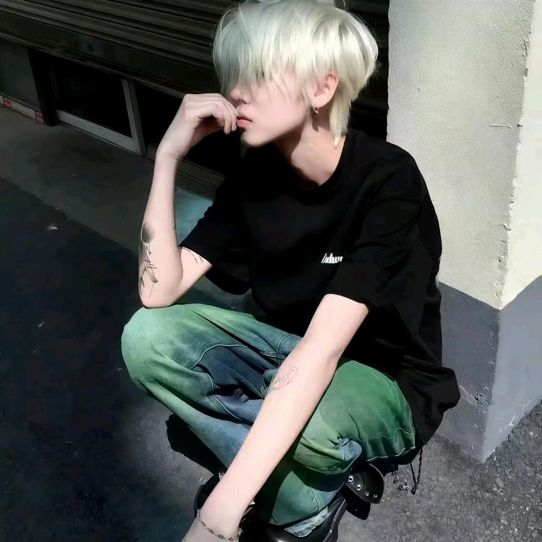 ☾