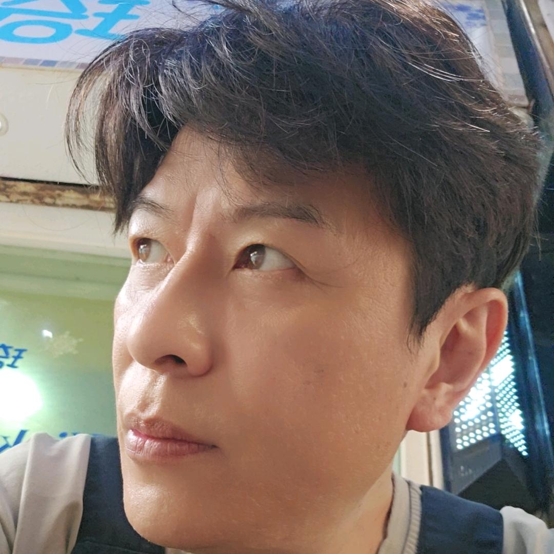 駿，，大叔