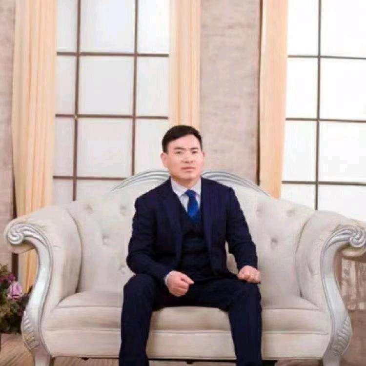 走出国门，走向世界，