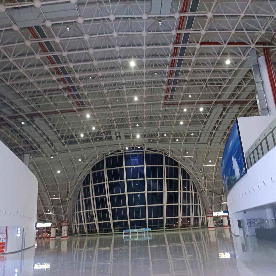 桃花衣旧笑春风