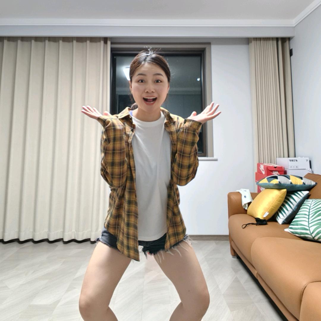 王二妮爱吃香菜（一拖二）