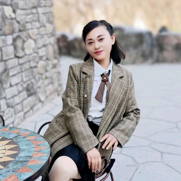 爱拍照的小墨玉💁