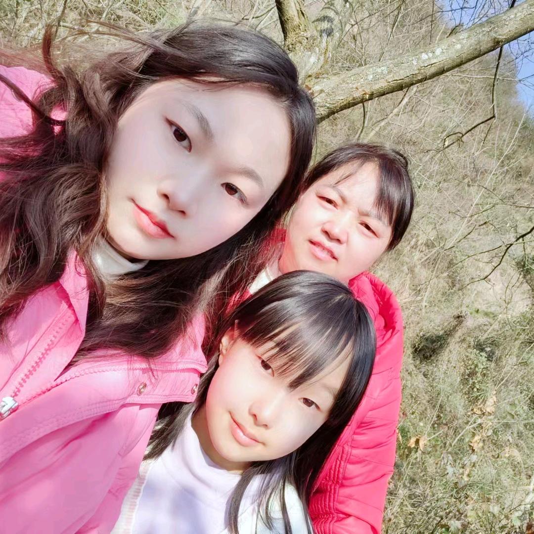 俺有俩个小棉袄