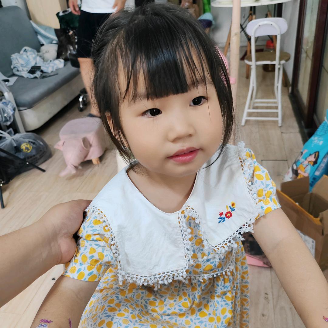 重庆胡歌收头发