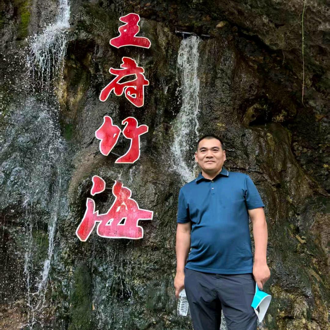卖衣柜老朱