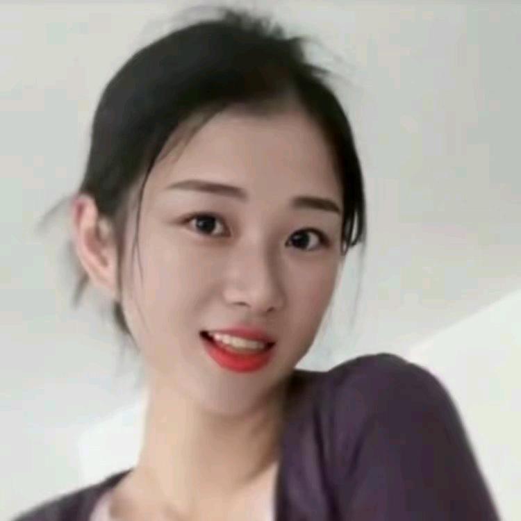 霞宝.