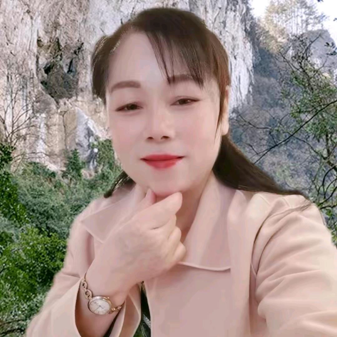 顶效靠步男女服装店