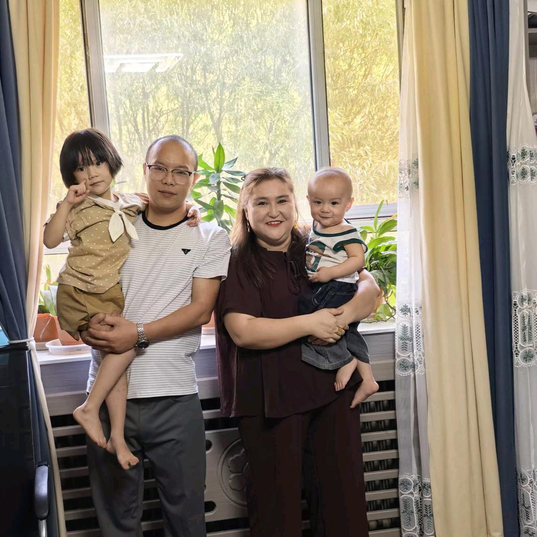 👨‍👩‍👦‍👦李夫人👪