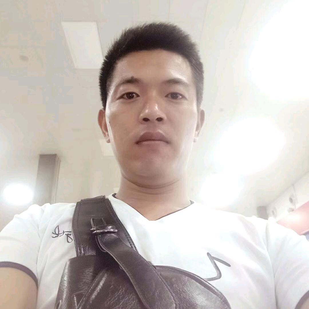 锁情锁爱。高价收铁，铜。铝。清理仓库，