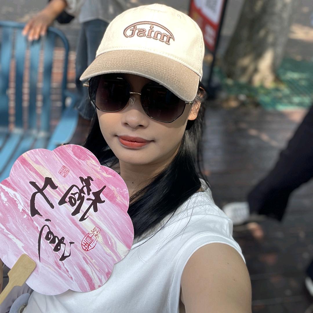 早八馋猫多多吖