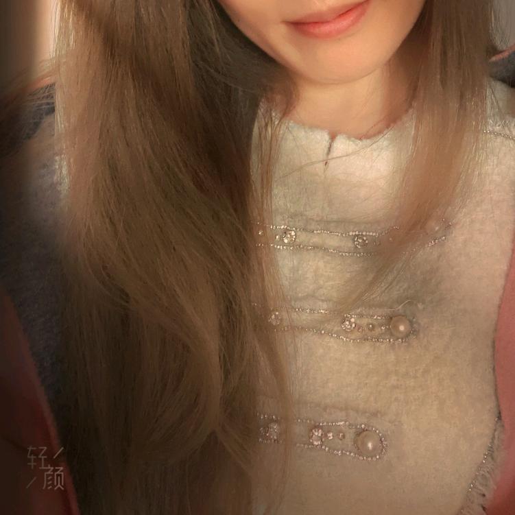 上官霞